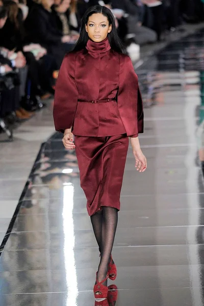 Look 15